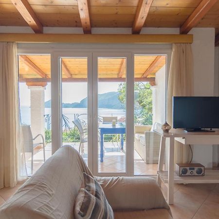 Villa Theodora View Apartments Polimnia Агиос-Георгиос-Пагон Экстерьер фото