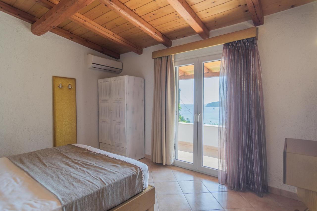 Villa Theodora View Apartments Polimnia Агиос-Георгиос-Пагон Экстерьер фото