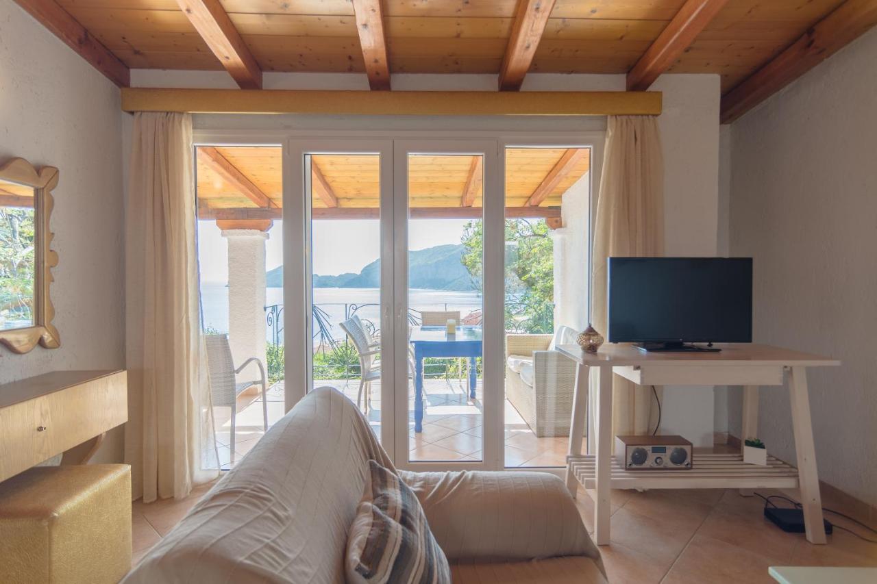 Villa Theodora View Apartments Polimnia Агиос-Георгиос-Пагон Экстерьер фото